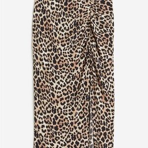 Leopard Print Midi skirt